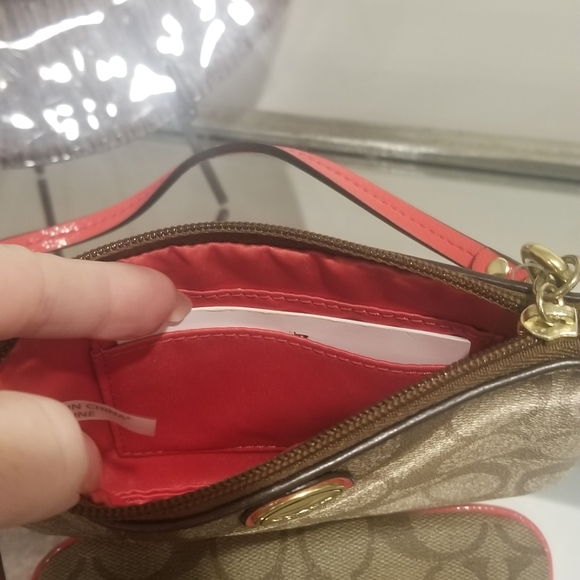 COACH Peyton Small Wristlet in Khaki & Orange.   NEW - Picture 7 of 7